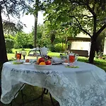 Della Stua Oda ve Kahvaltı 3*