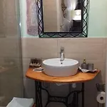 Della Stua Oda ve Kahvaltı 3*